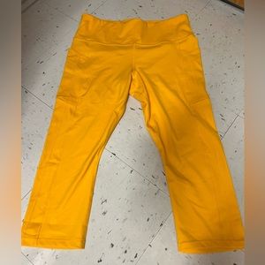 Athleta Ultimate Stash II Capri Leggings